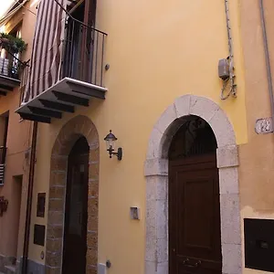 Appartamento La Finestra Sotto La Rocca